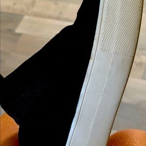 Steve Madden black slides